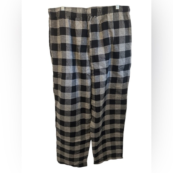St, John’s Bay Buffalo Plaid Men's Pants - Black and Gray - Picture 2 of 4